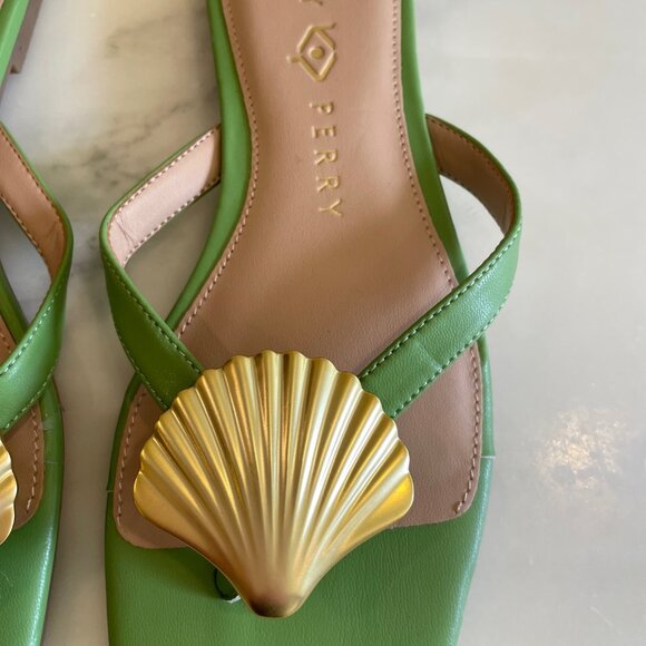 Katy Perry Camie Shell Sandal in Green, Size 6 - Picture 3 of 5